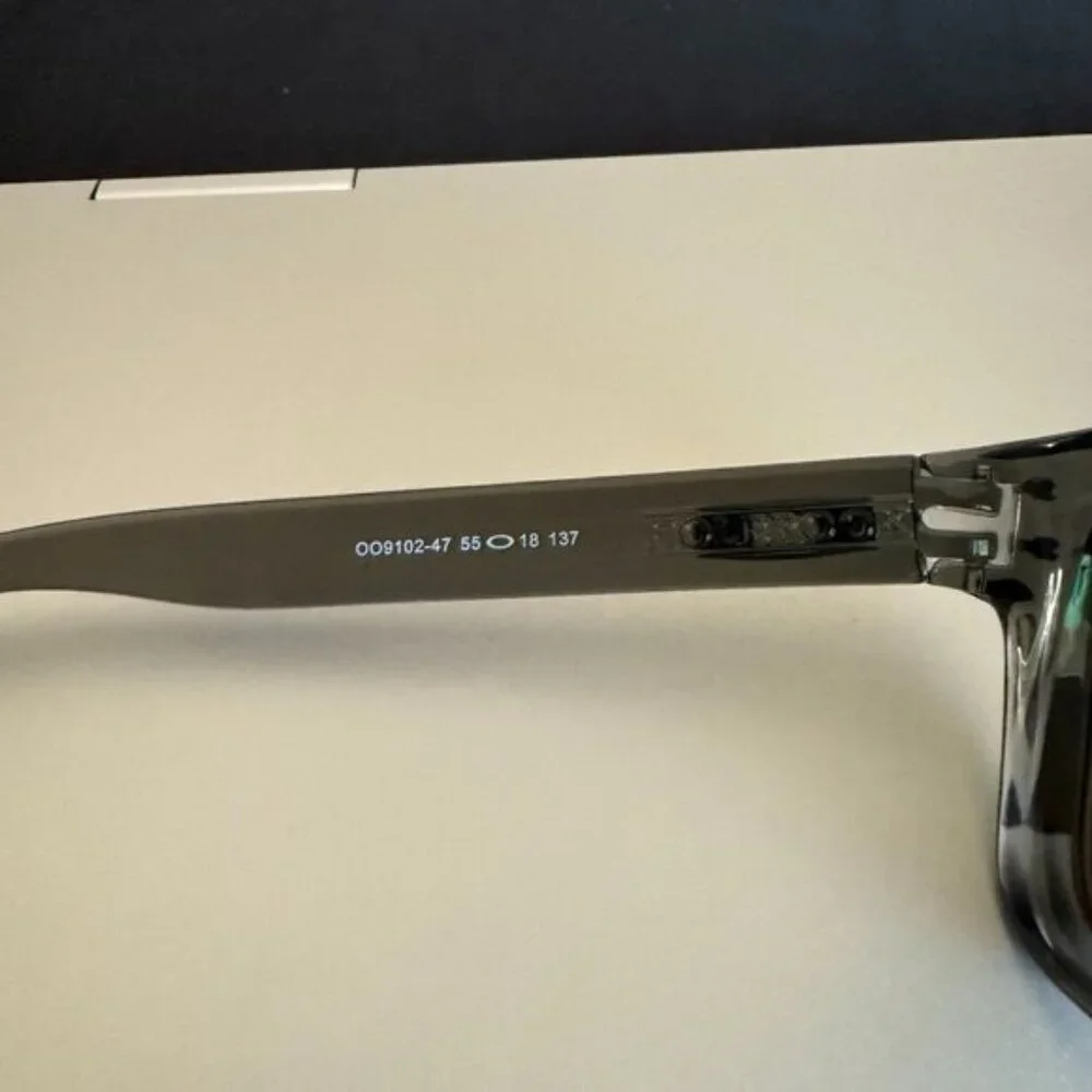 OO9102 Oakley Holbrook Smoke Gray Frame Prizm Polarized Green Reflective Lenses - Picture 9 of 9